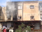  بالصور: حريق كبير داخل أحد البيوت في شارع ميخائيل انجلو بيافا 